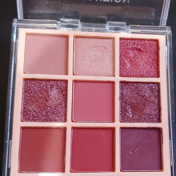 Makeup/eyeshadow - Picture 3 of 5